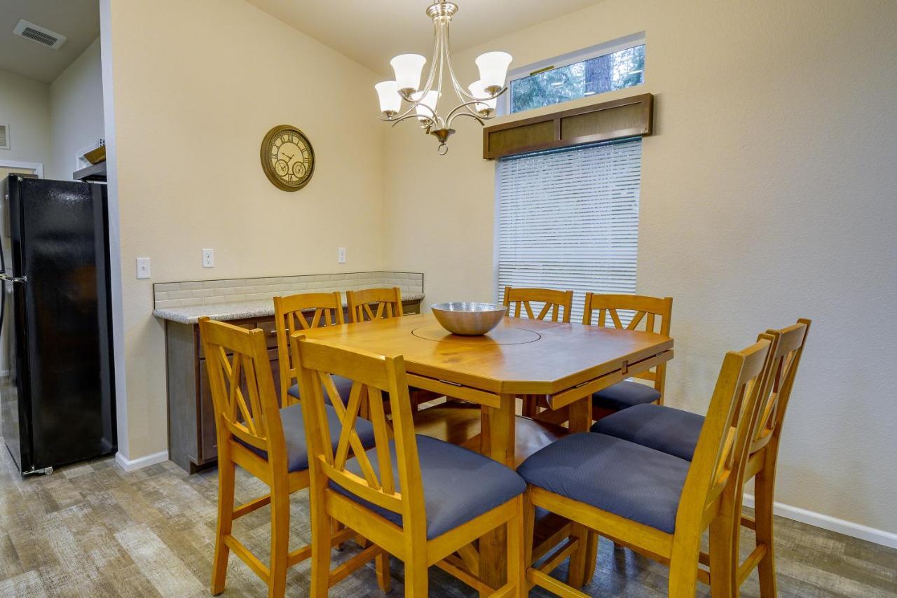 Hoodsport Vacation Rental With Private Lake Access! エクステリア 写真