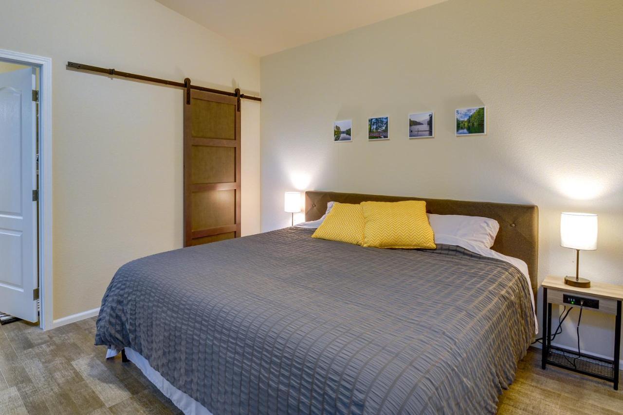 Hoodsport Vacation Rental With Private Lake Access! エクステリア 写真