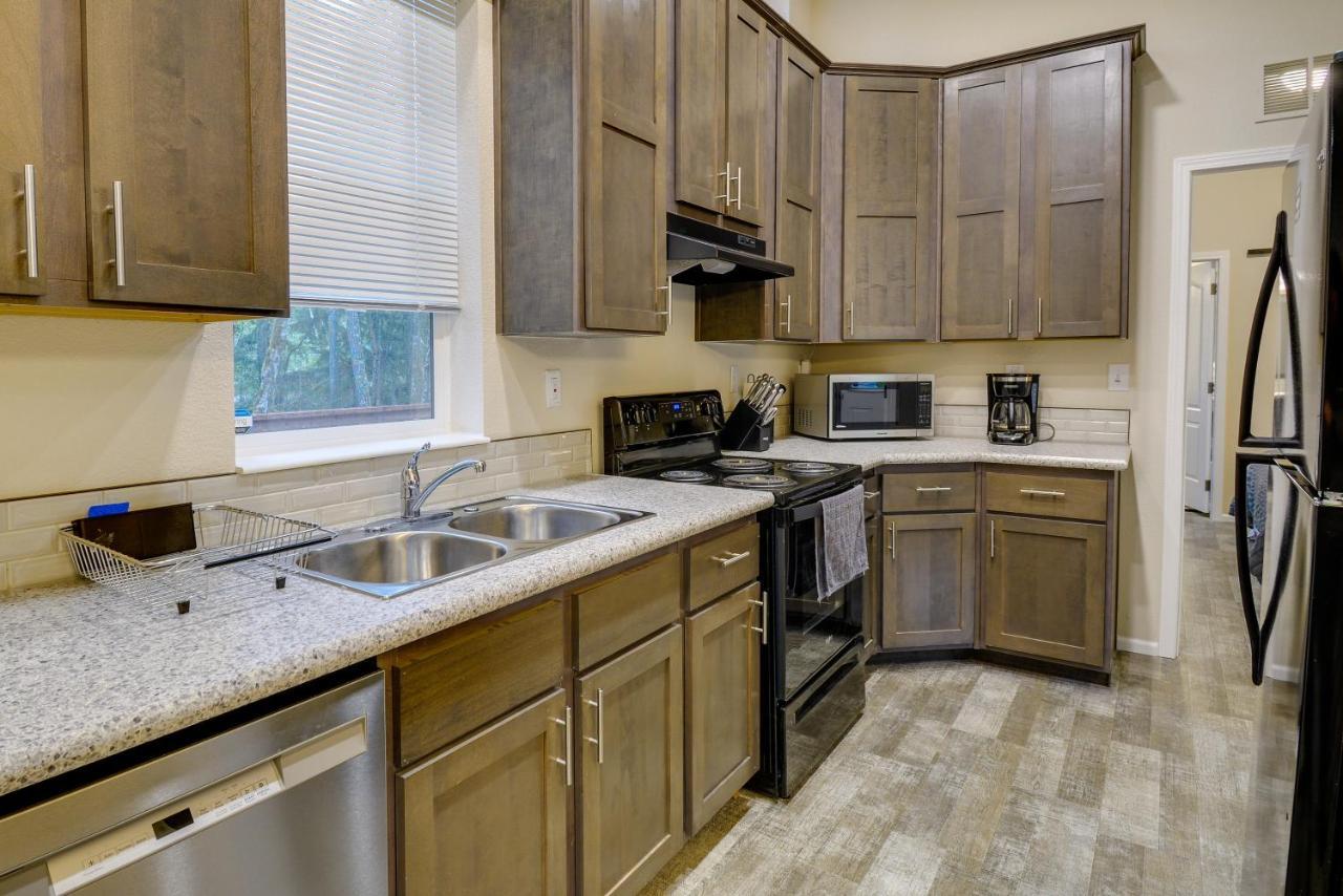 Hoodsport Vacation Rental With Private Lake Access! エクステリア 写真