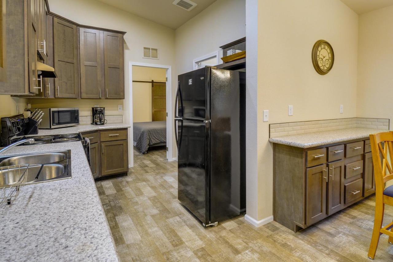Hoodsport Vacation Rental With Private Lake Access! エクステリア 写真