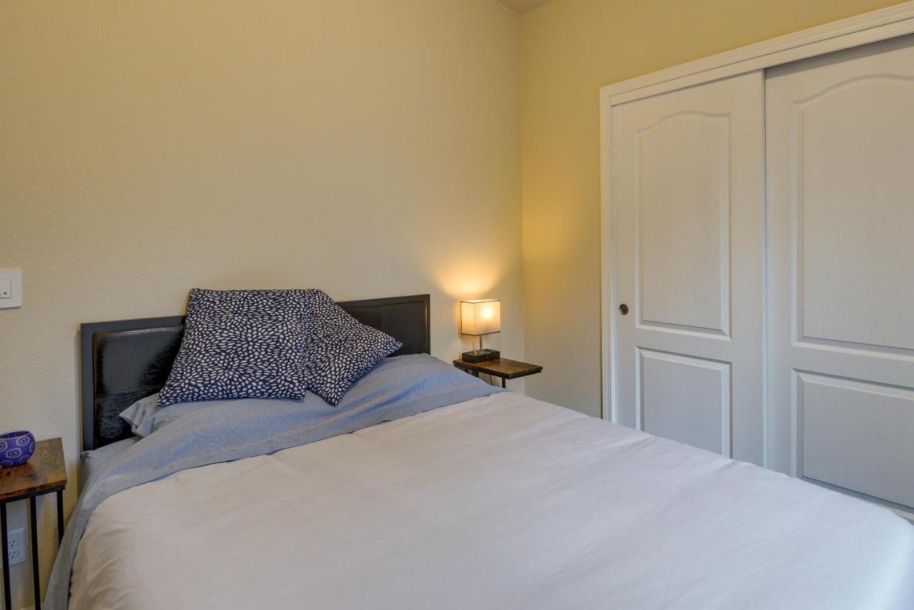 Hoodsport Vacation Rental With Private Lake Access! エクステリア 写真