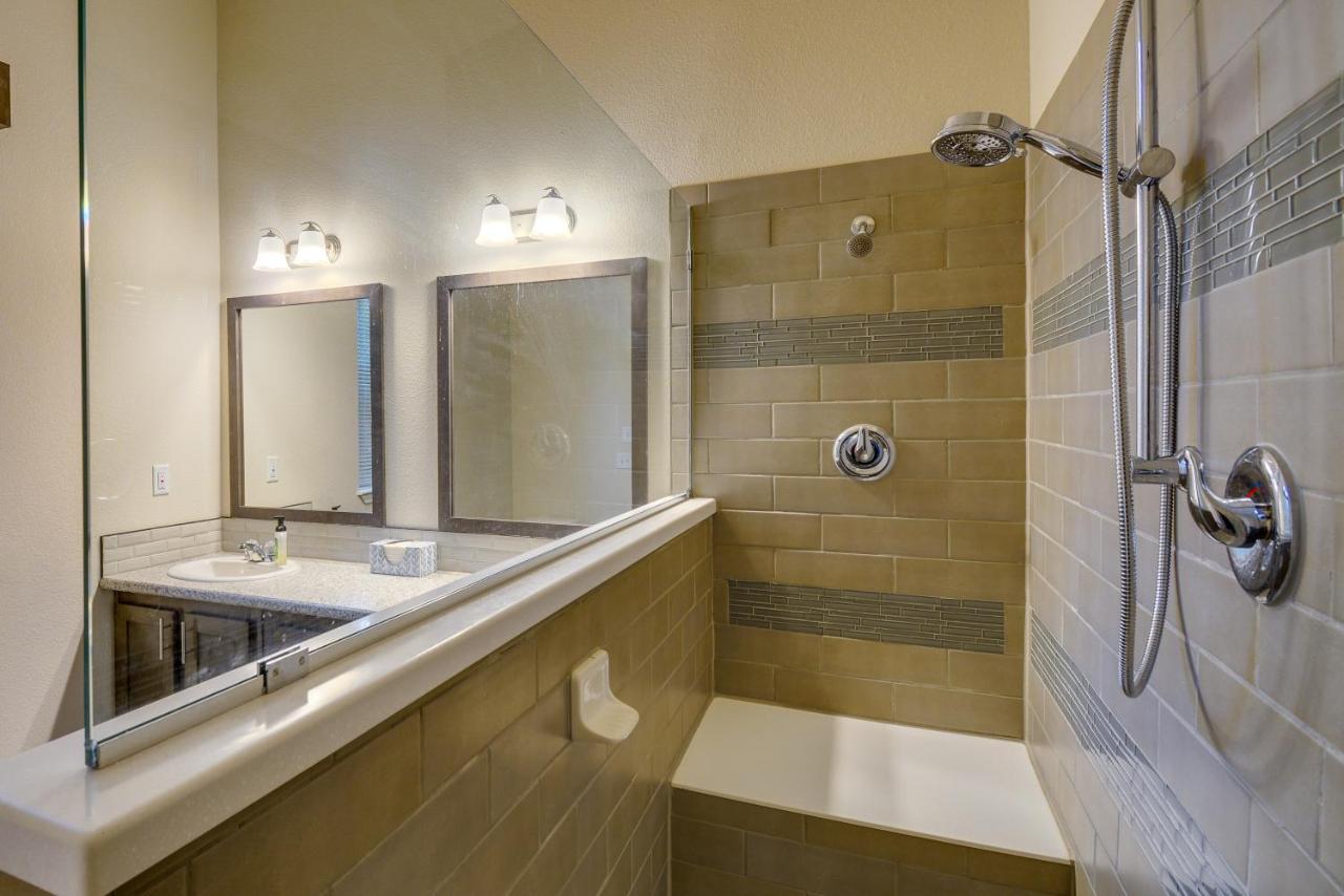 Hoodsport Vacation Rental With Private Lake Access! エクステリア 写真