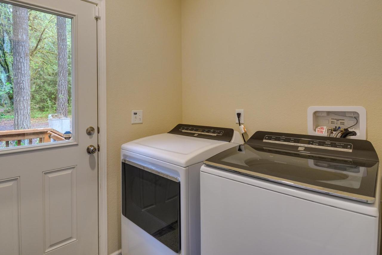 Hoodsport Vacation Rental With Private Lake Access! エクステリア 写真