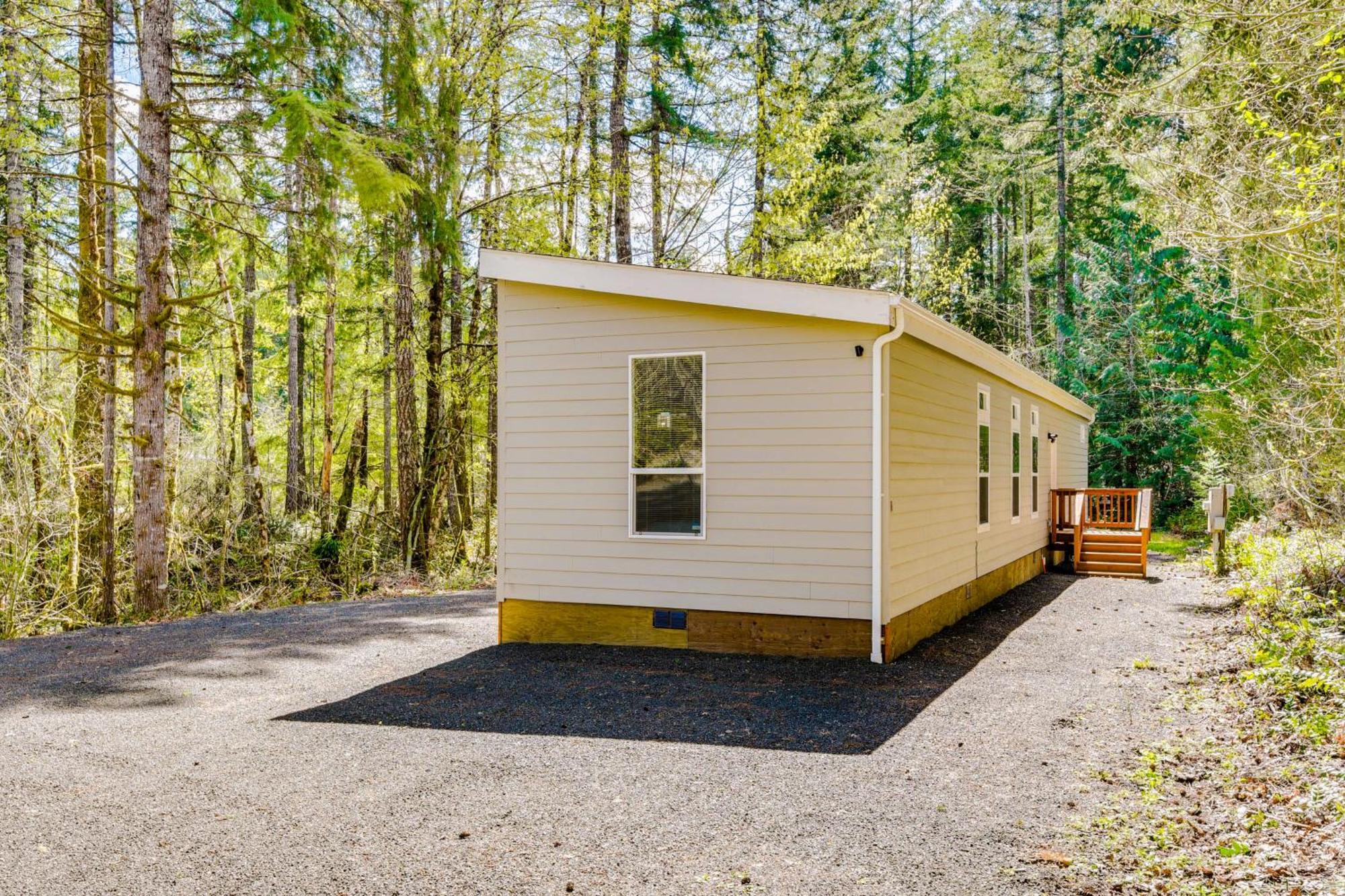 Hoodsport Vacation Rental With Private Lake Access! エクステリア 写真