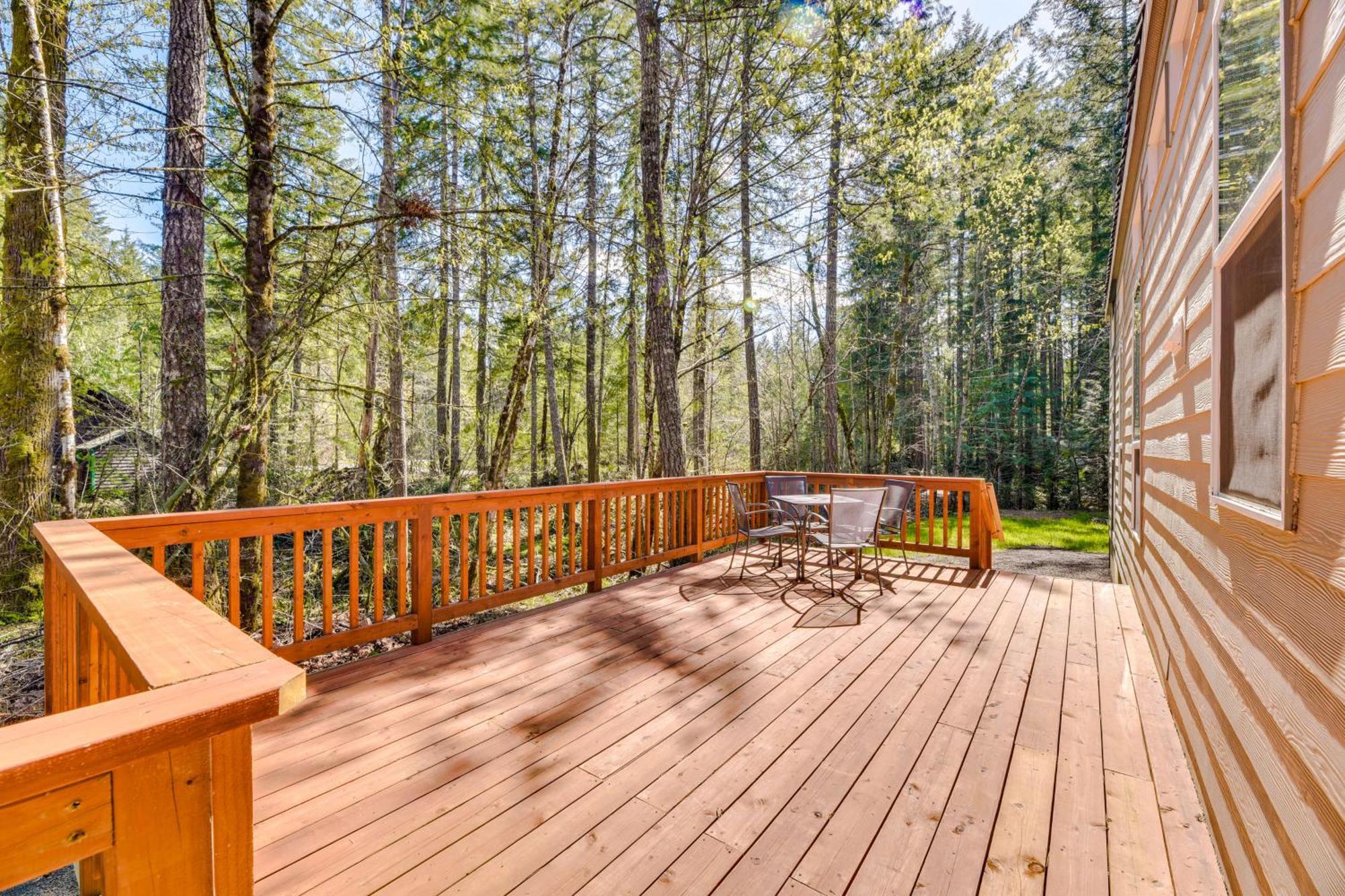 Hoodsport Vacation Rental With Private Lake Access! エクステリア 写真